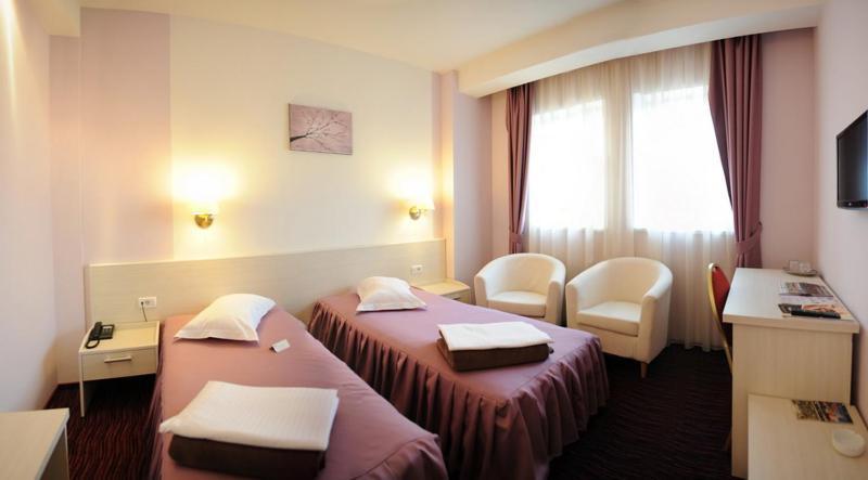 Nevis Wellness & 4* Oradea